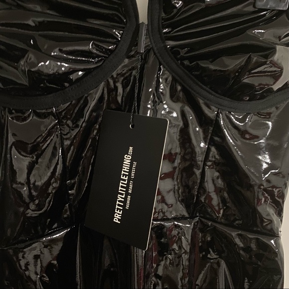 Pretty Little Thing PLT, Black Vinyl Cup Detail Bodysuit - Picture 2 of 7